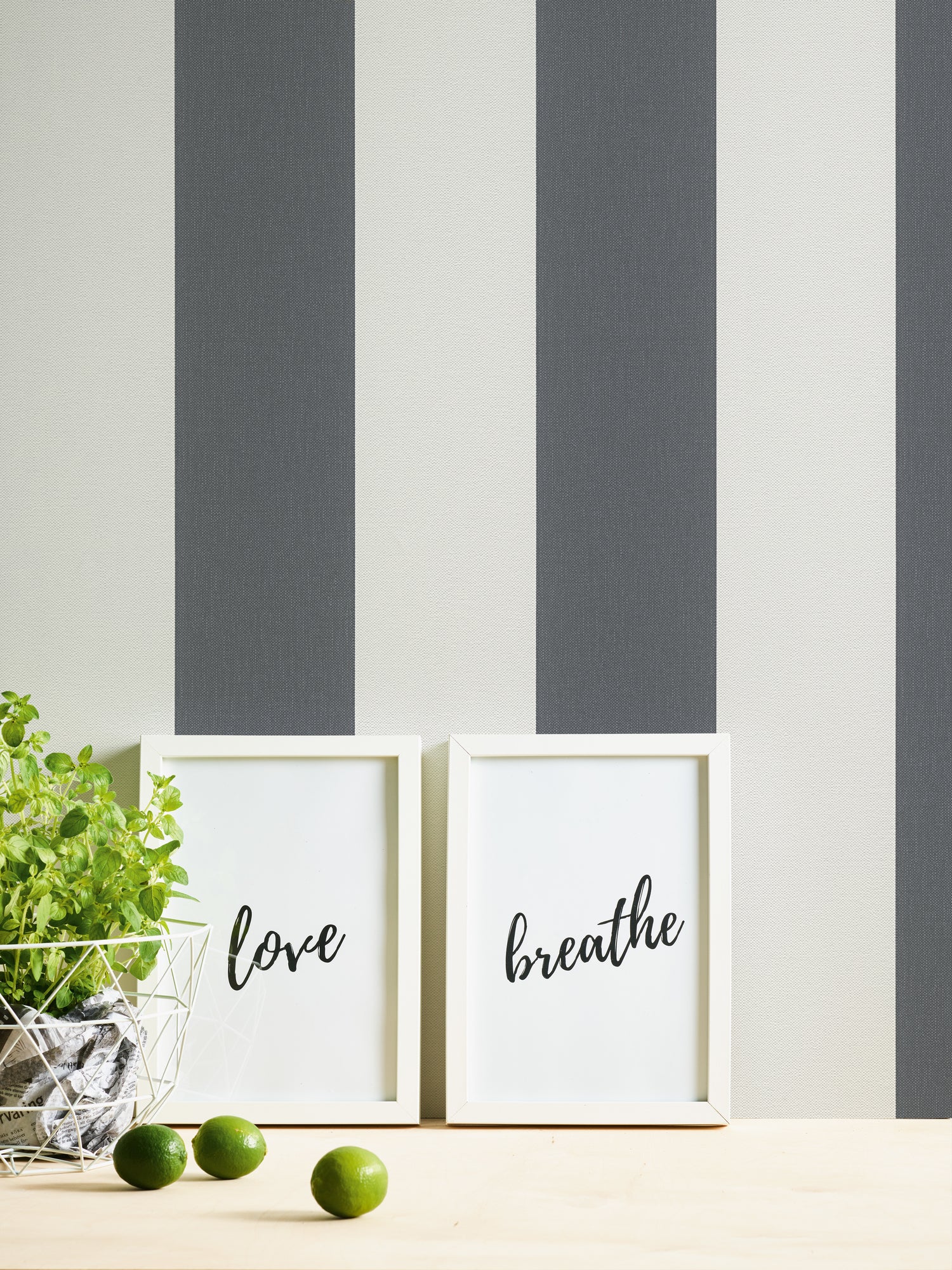 Hochwertige Tapete aus der Kollektion Pure Elegance in Schwarz