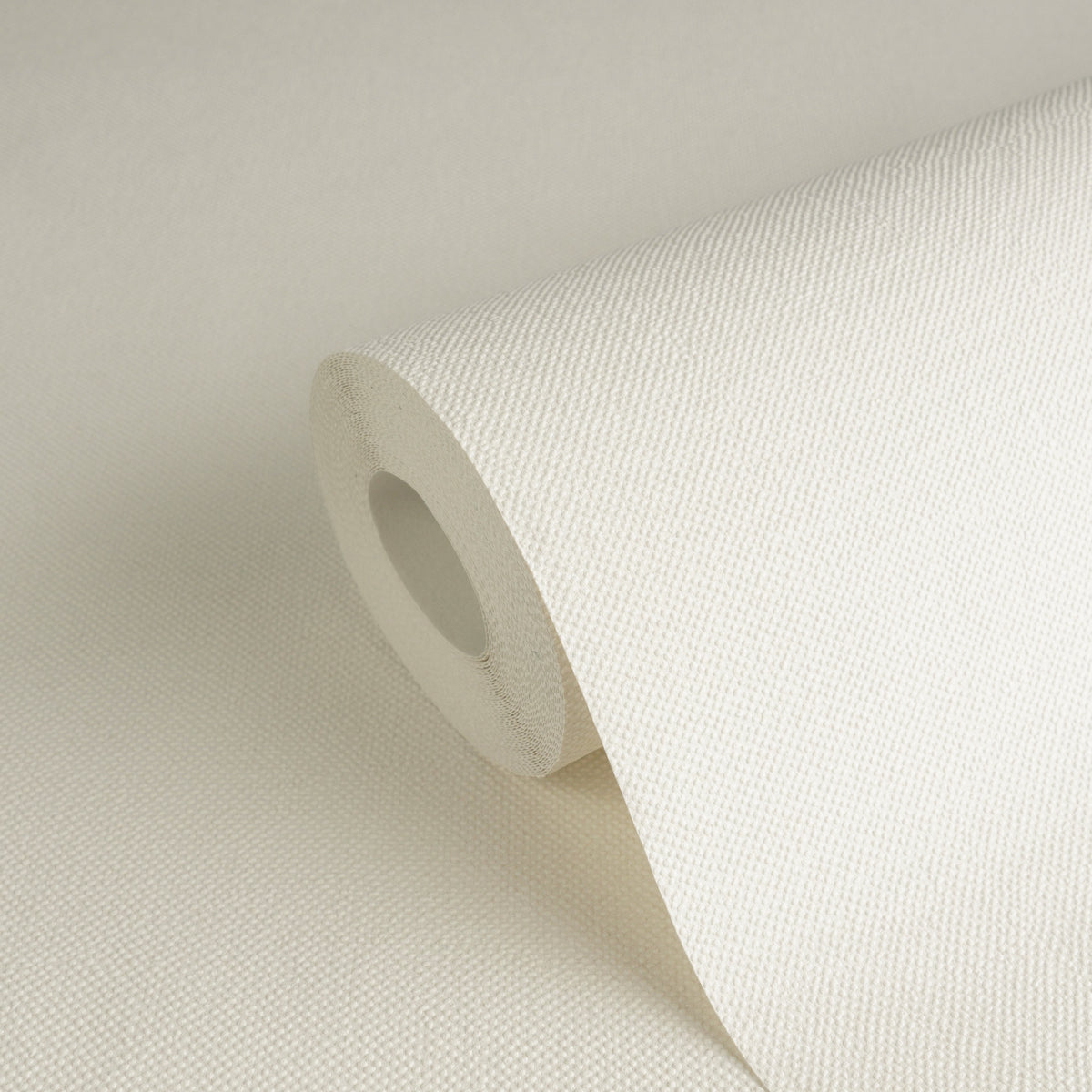 Papel pintado de alta calidad de la colección Hygge III en color crema. 