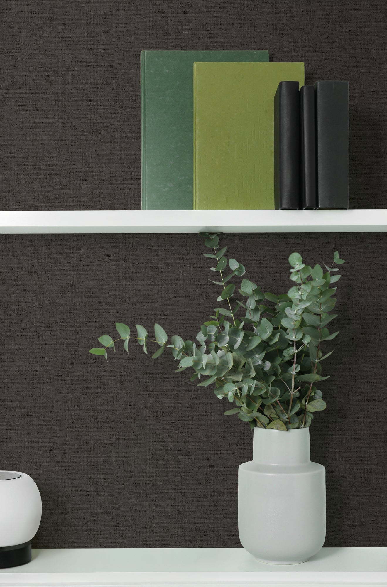 Hochwertige Tapete aus der Kollektion Pintwalls III in Schwarz