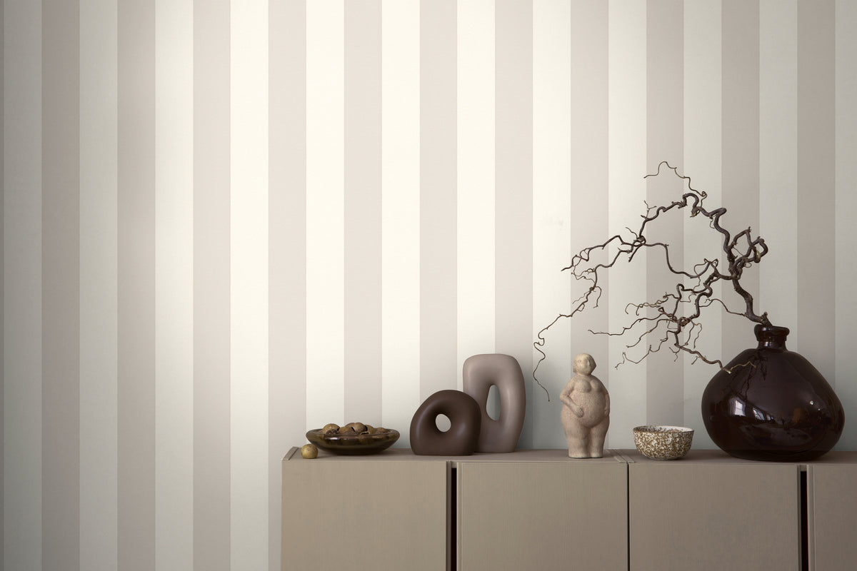 Papel pintado de alta calidad de la colección Casual Living en color gris. 