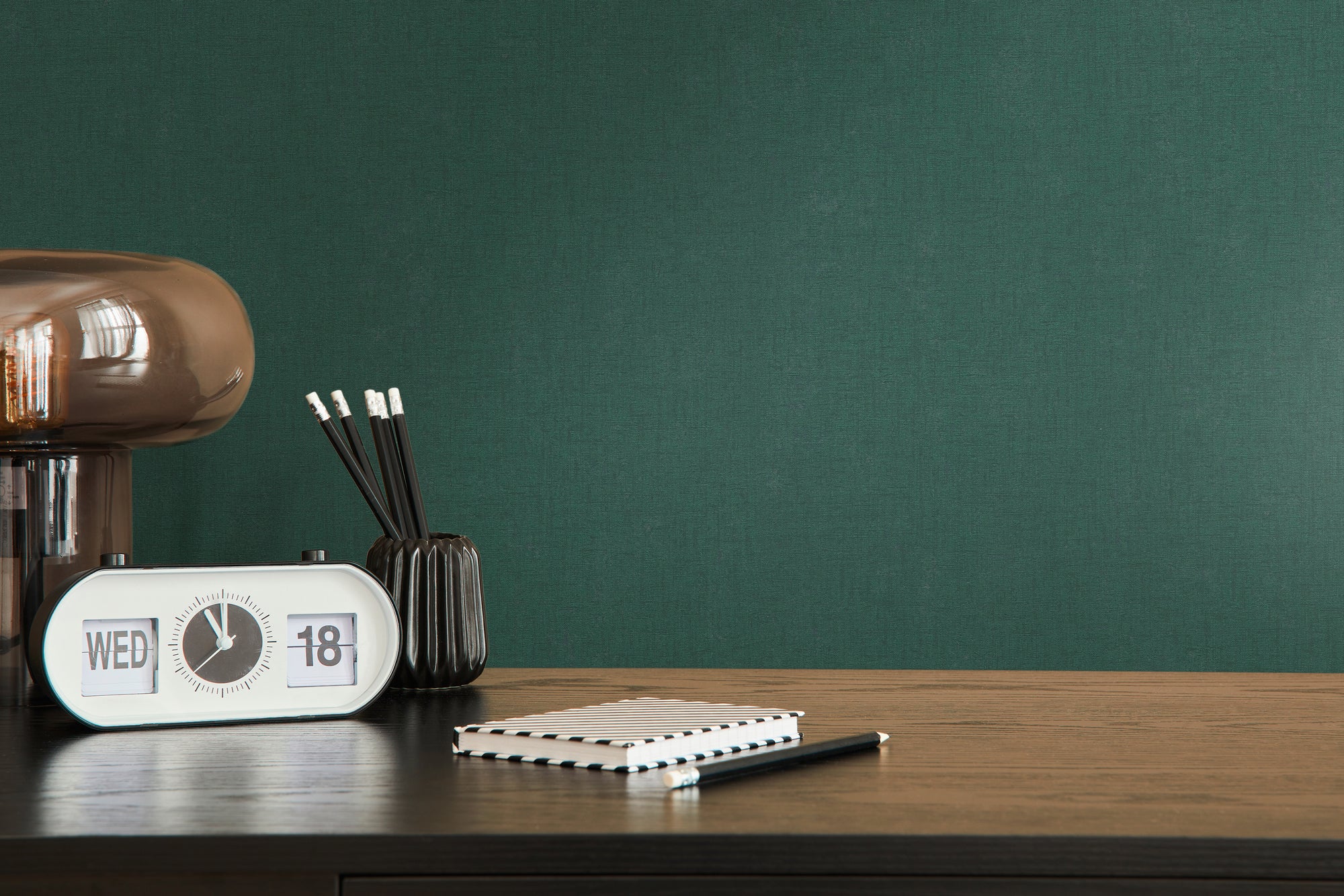 Papel pintado de alta calidad de la colección Casual Living en color verde. 