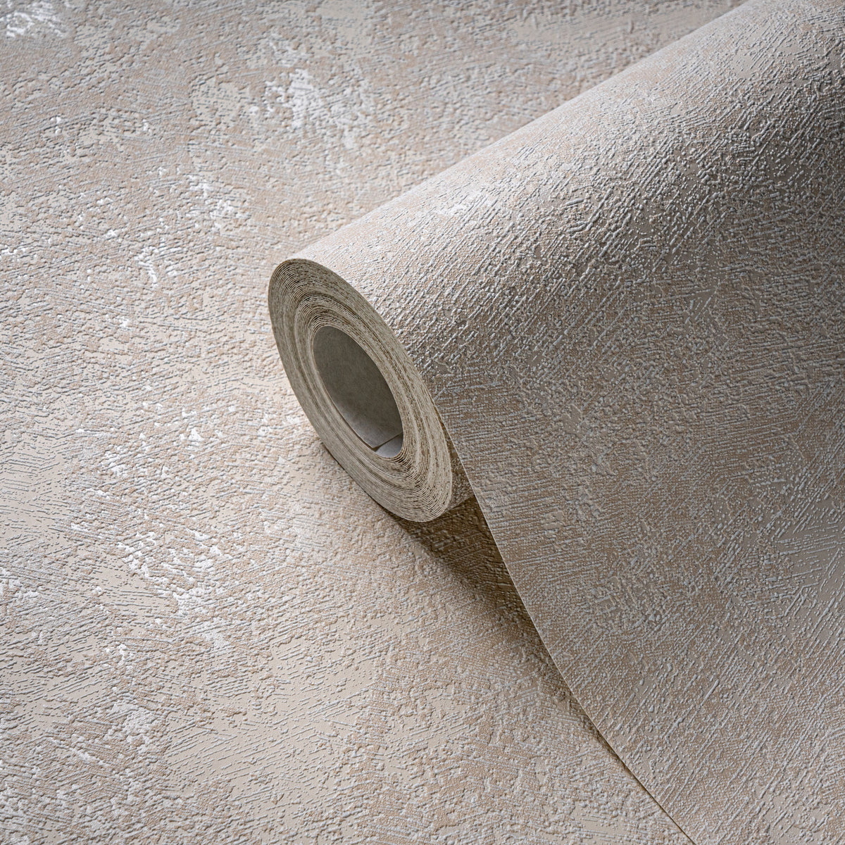 Papel pintado de alta calidad de la colección Casual Living en color beige. 