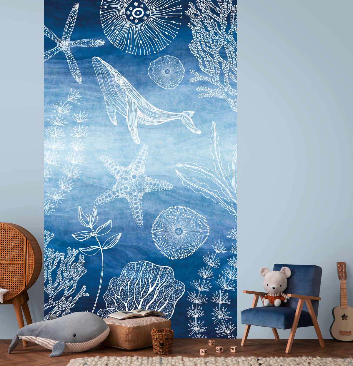 Papel pintado de alta calidad de la colección Lilly & Luis en color azul. 