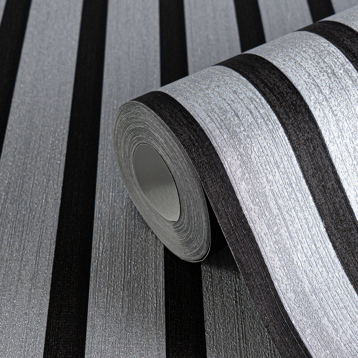 High-quality non-woven wallpaper silver wood look