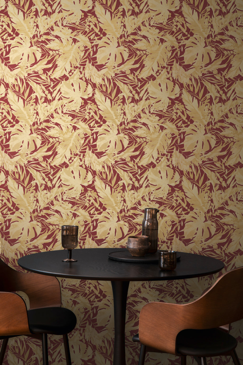 High-Quality Non-Woven Wallpaper Red Jungle