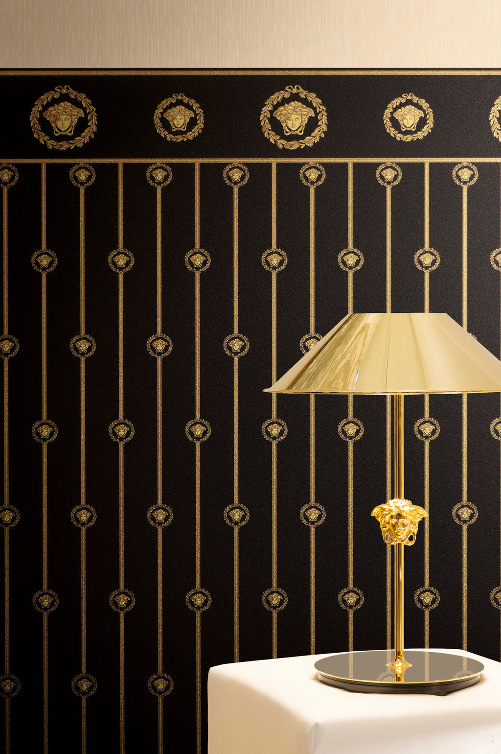 Versace 6-Vliestapete Vinyltapete Schwarz Medusakopf