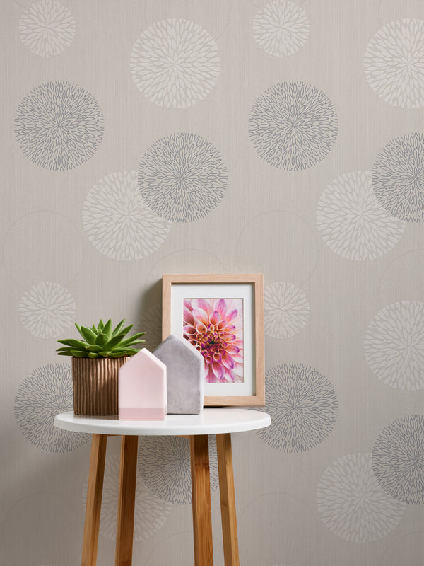 Papel pintado de alta calidad de la colección Casual Living en color beige. 