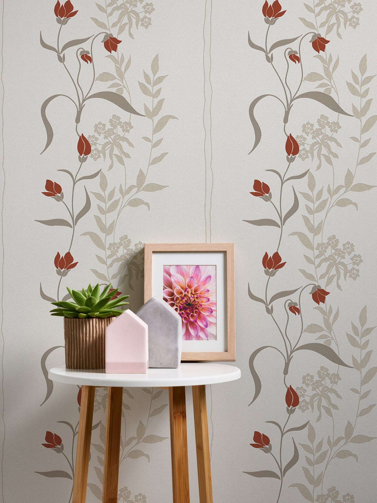 Papel pintado de alta calidad de la colección Casual Living en color crema. 